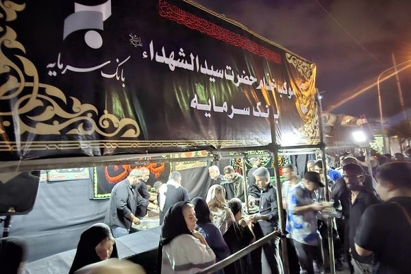 میزبانی بانک سرمایه از عاشقان حسینی در موکب جاماندگان اربعین