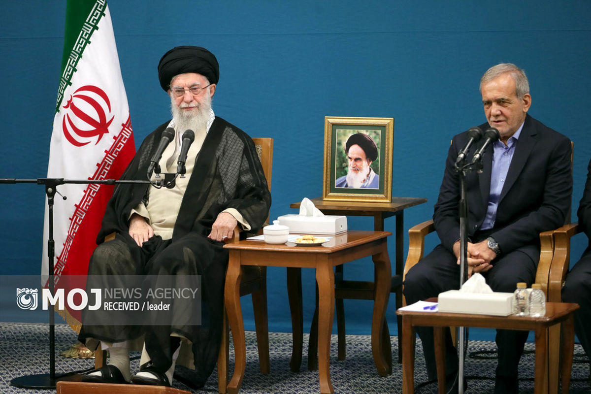 نخستین دیدار هیئت دولت چهاردهم با رهبر معظم انقلاب