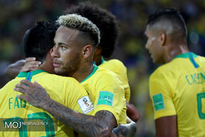 جام جهانی فوتبال - دیدار تیم های برزیل و صربستان