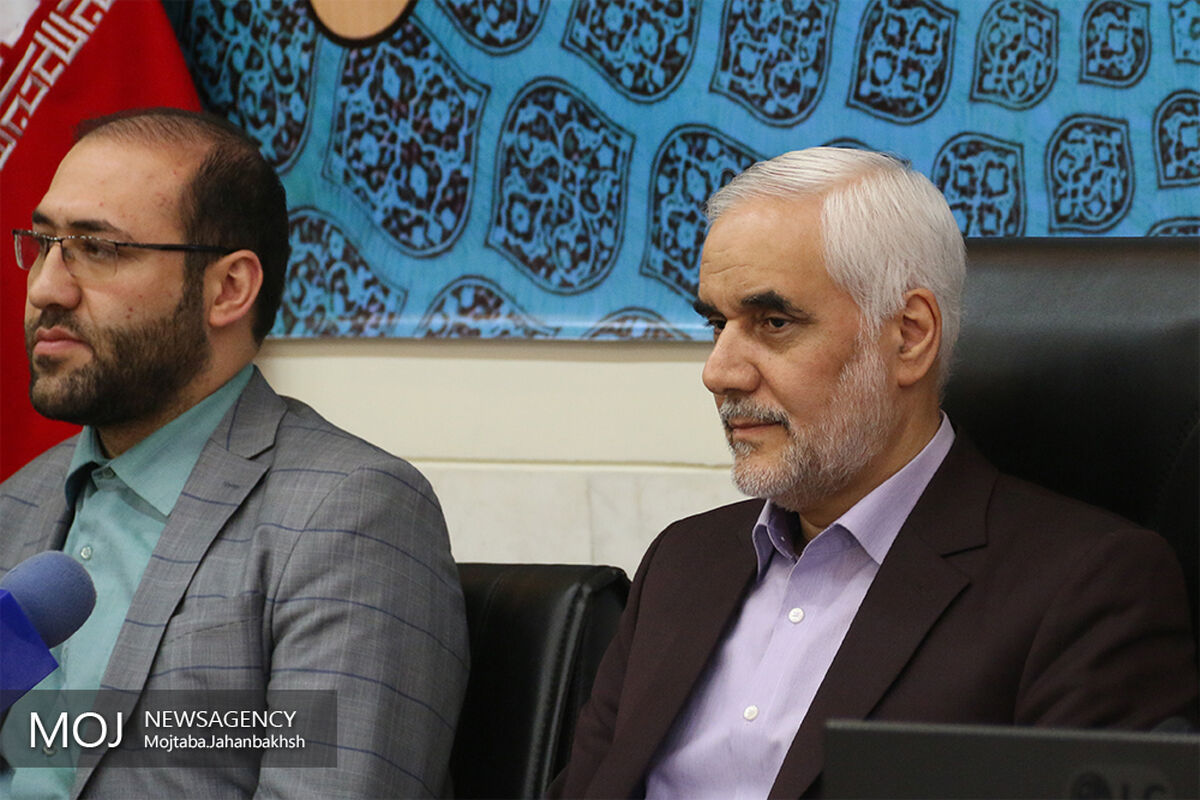  نشست خبری محسن مهرعلیزاده استاندار اصفهان