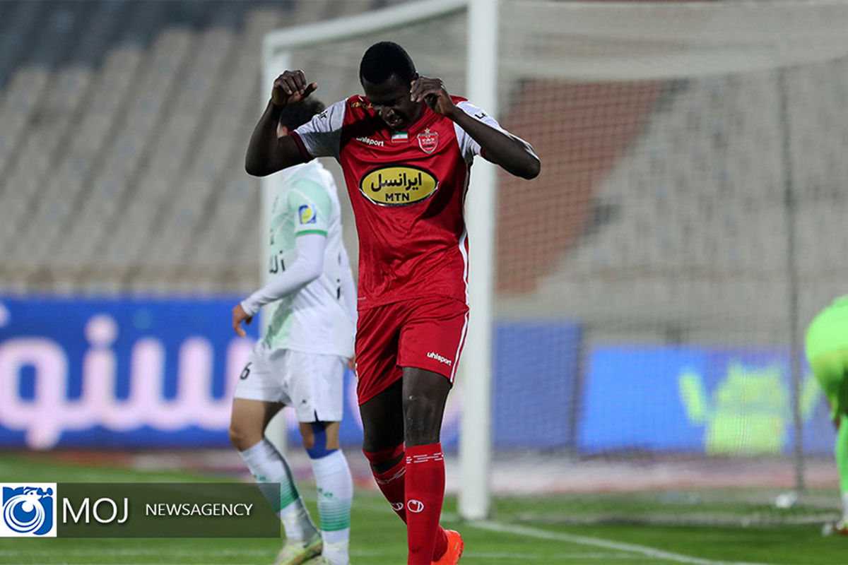 دیدار تیم های فوتبال پرسپولیس و ذوب آهن