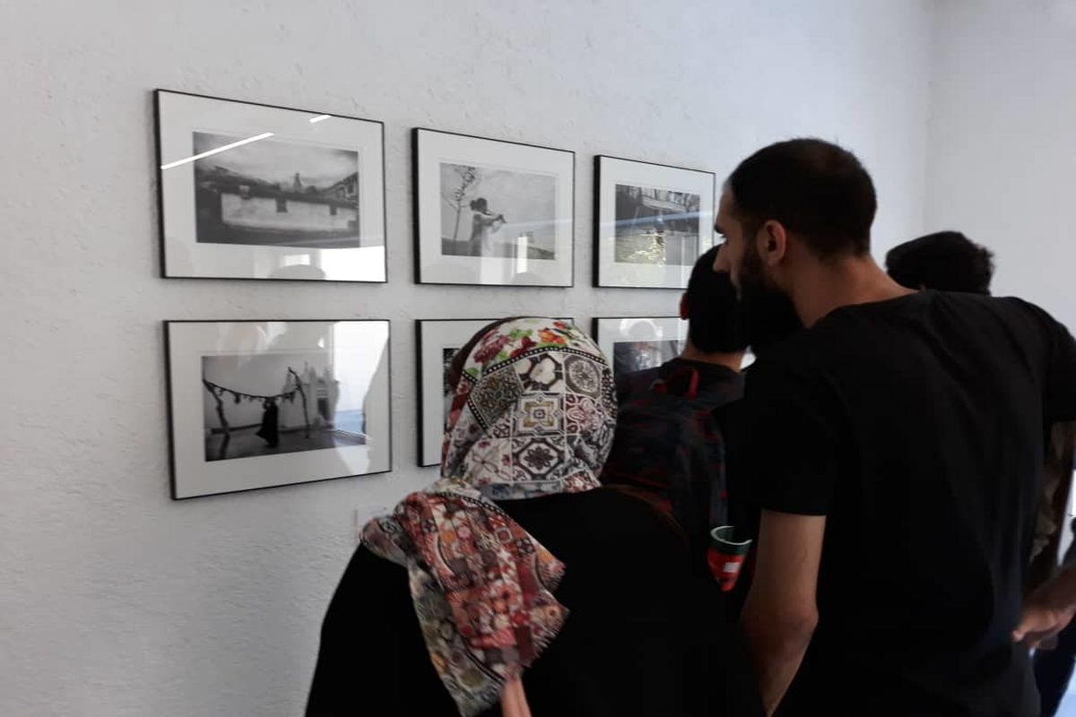 نمایشگاه چند روزی در میان