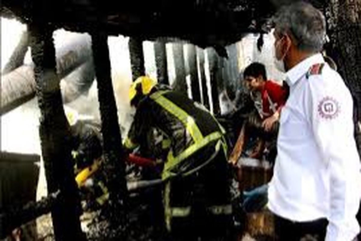 مهار آتش سوزی در اسکله صیادی