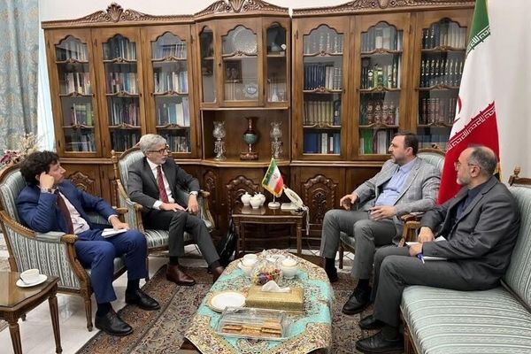 غریب آبادی با معاون وزیر خارجه نروژ، رئیس بانک بریکس و سفیر فرانسه رایزنی کرد