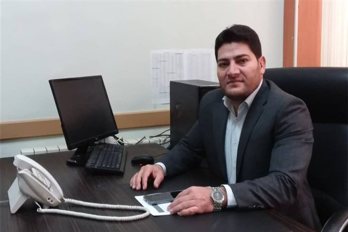 نادری.