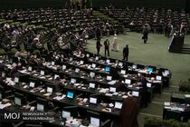 انتظار داریم در تغییر مجموعه مدیریت تیم اقتصادی هرچه زودتر اقدام کنید