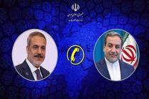 وزرای خارجه ایران و ترکیه بر تحکیم روابط و گسترش رایزنی‌ها برای حفظ صلح منطقه‌ای تأکید کردند