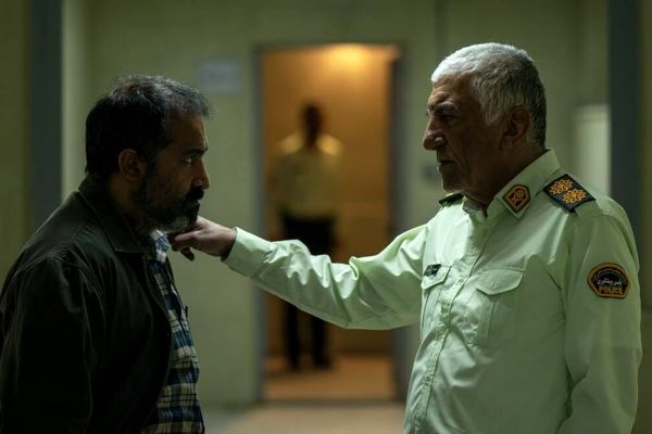 حاتمی‌کیا با اسکورت به سانس ویژه رفت