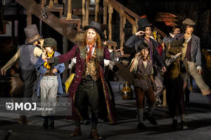 نمایش موزیکال الیور توئیست