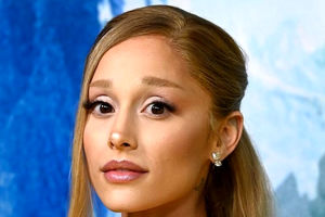 خواننده آمریکایی حامی استیضاح ترامپ برای حمله به ایران است