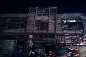 انفجار و آتش سوزی شبانگاهی در خیابان پیروزی