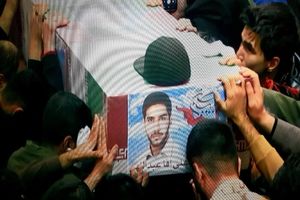 وداع مردم قم با پیکر مطهر شهید مدافع حرم حضرت زینب(س)