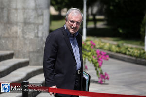 مخالفت وزیر بهداشت با افزایش ظرفیت پذیرش دانشجوی پزشکی