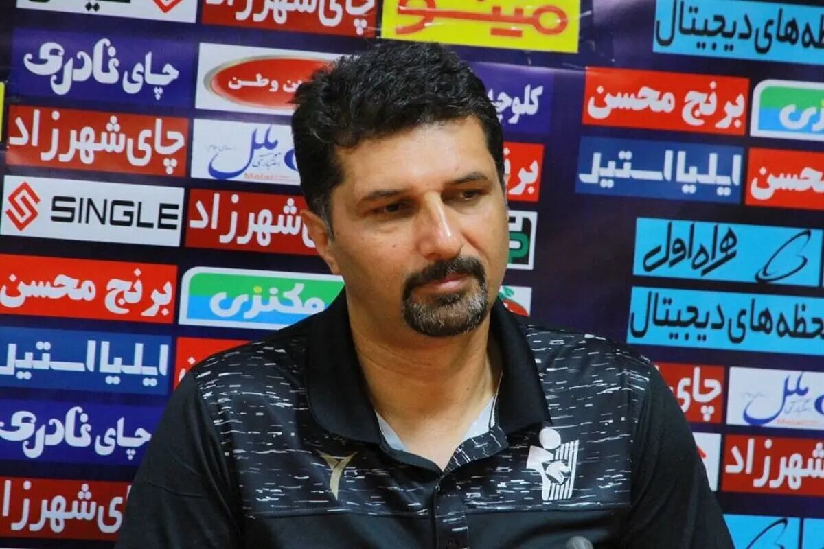 حسینی سرمربی تیم فوتبال نساجی مازندران