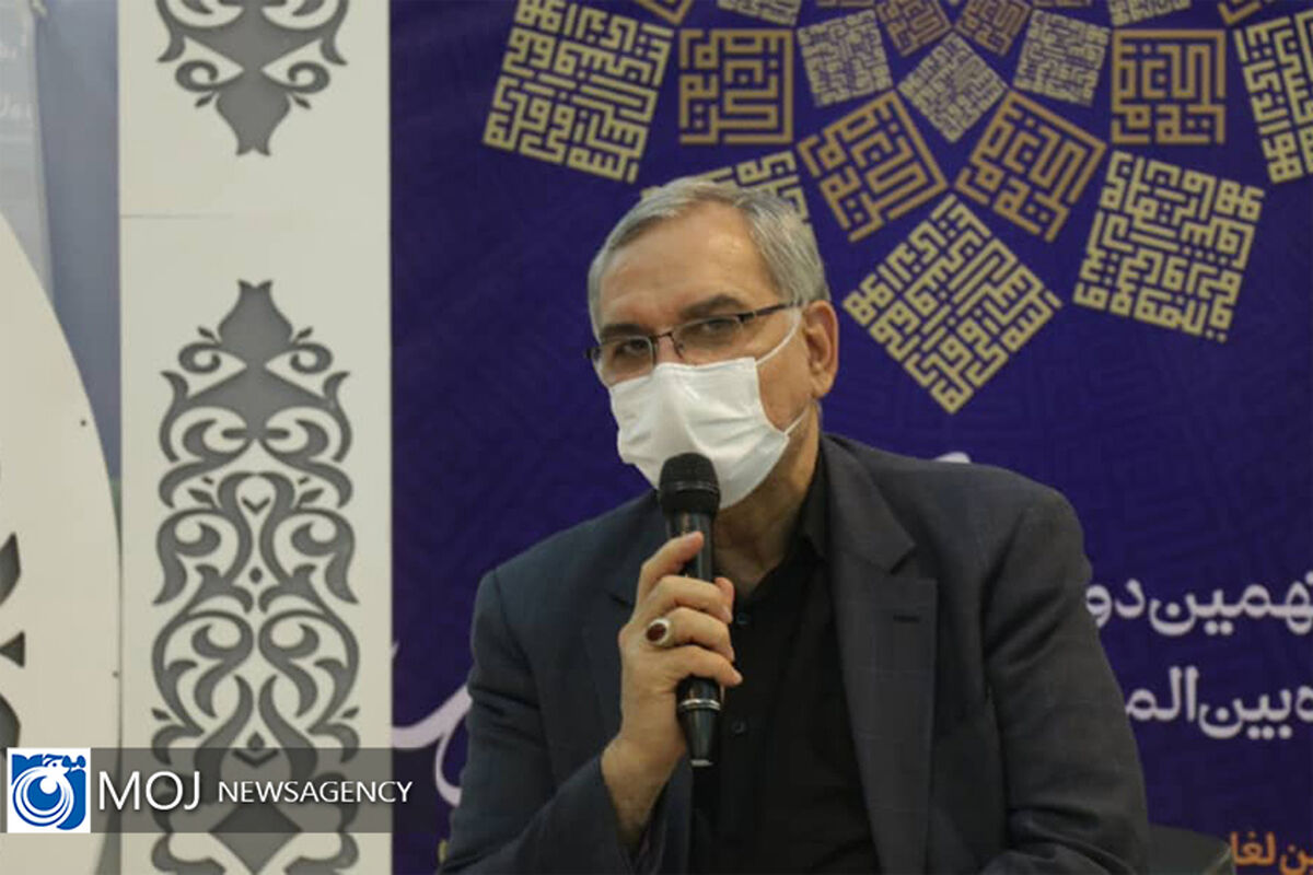 بازدید وزیر بهداشت از بیست و نهمین نمایشگاه بین المللی قرآن