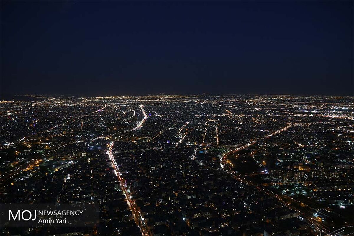 نمای شهر تهران از بالای برج میلاد