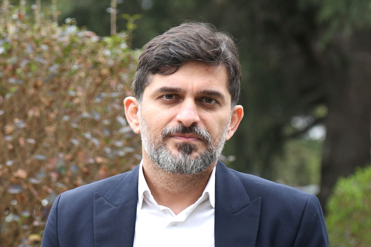 عادل خزایی