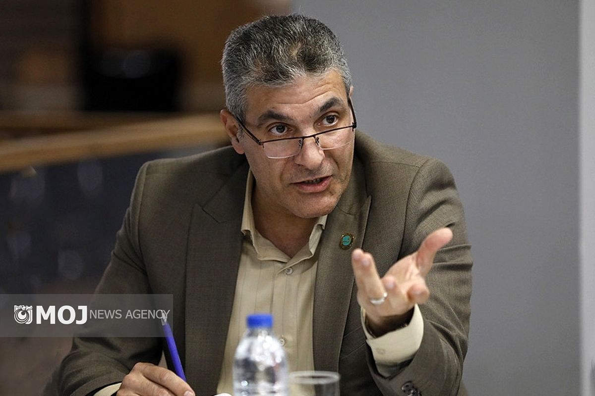 نیکپور مدیر امور مجامع و حسابرسی منطقه آزاد کیش