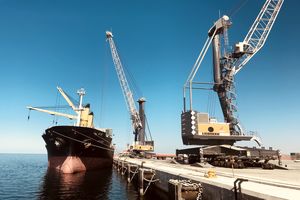 مناطق آزاد، سکوی صادرات یا پلی برای قاچاق و واردات است؟