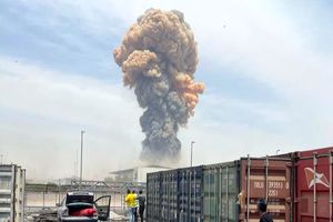 عملیات بندری و دریایی در بندر شهید رجایی موقتا متوقف شد