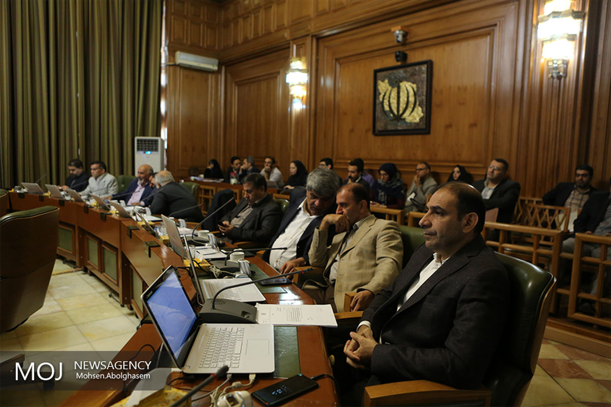 هشتاد و یکمین جلسه شورای شهر با حضور شهردار تهران