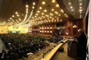 همه ما مسافر یک هواپیما هستیم