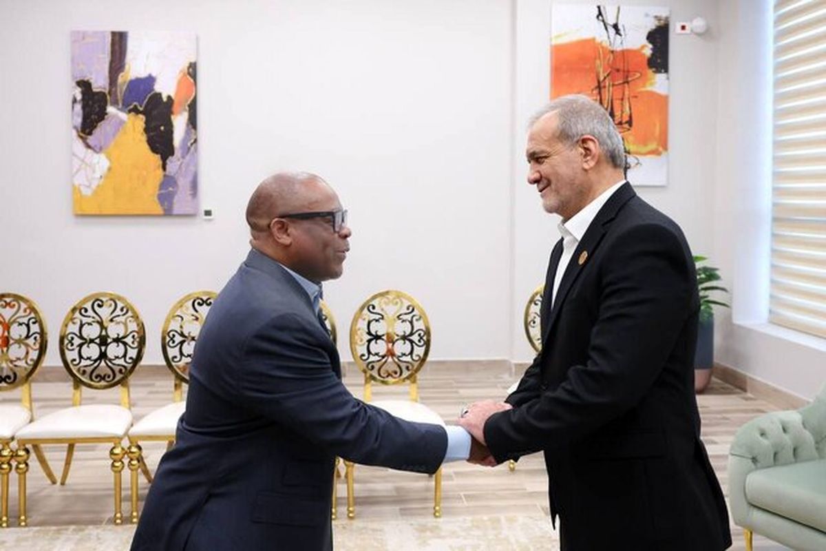 رئیس جمهور ایران با دبیرکل گروه دی۸ دیدار کرد