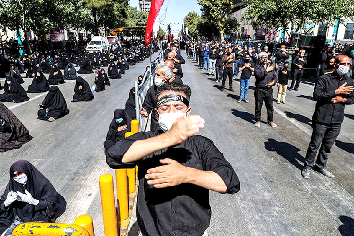 استفاده از ماسک در بین عزاداران 