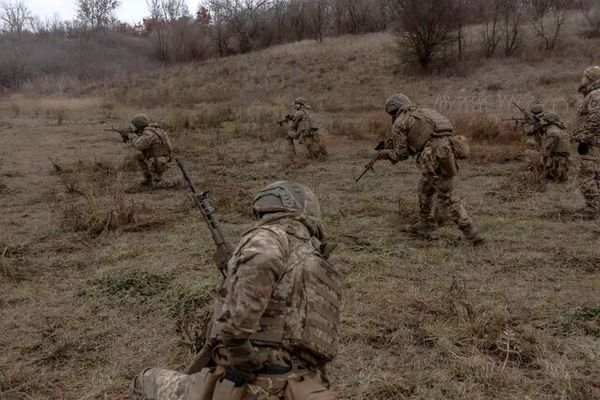 سربازان اوکراینی در پوکروفسک توسط نیروهای روس محاصره شده‌اند