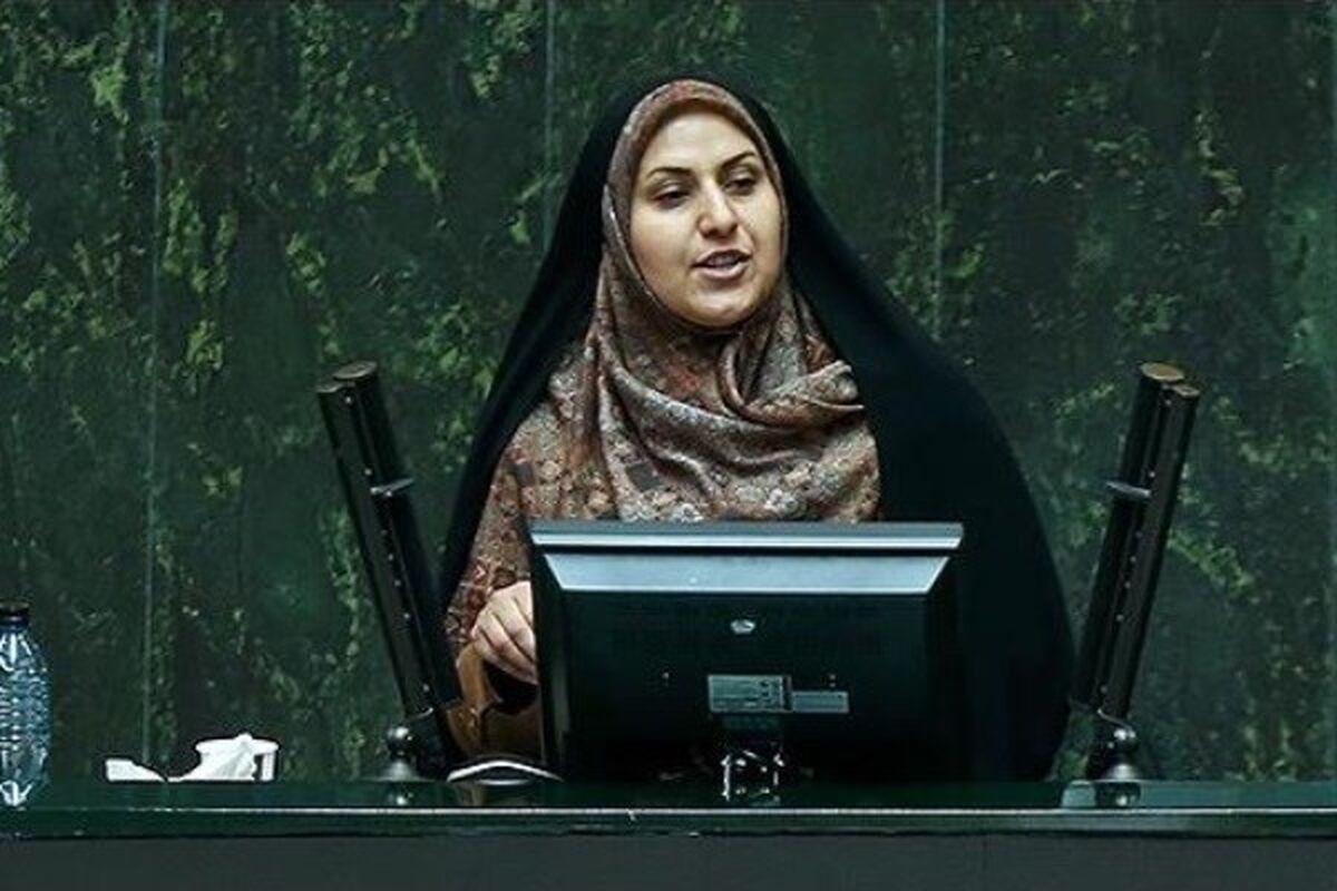 سمیه محمودی