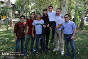 تقدیر از کشتی‌گیران نوجوان قهرمان جهان