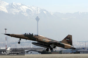 رژه روز ارتش آغاز شد