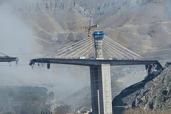 به بلندترین پل خاورمیانه در کرج حمله شد