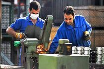 ملاک‌ها و معیارهای حقوق و دستمزد کارگران مورد غفلت مسؤولان قرار گرفته است