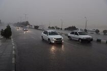 بارش باران و برف جاده‌های خراسان رضوی را لغزنده کرده است