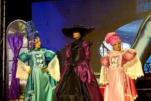 نمایش سیندرلا به نفع سیل زدگان خوزستان به روی صحنه می‌رود