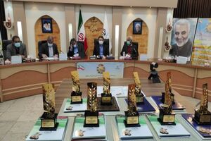صنعت و کشاورزی دو بال توسعه استان کرمان هستند
