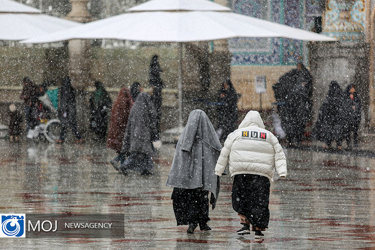 بارش برف زمستانی در حرم حضرت معصومه (س)