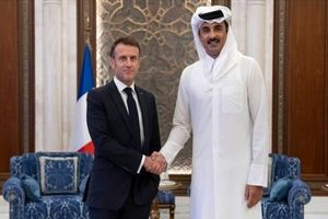 امیر قطر و مکرون با محوریت ایران گفتگو کردند