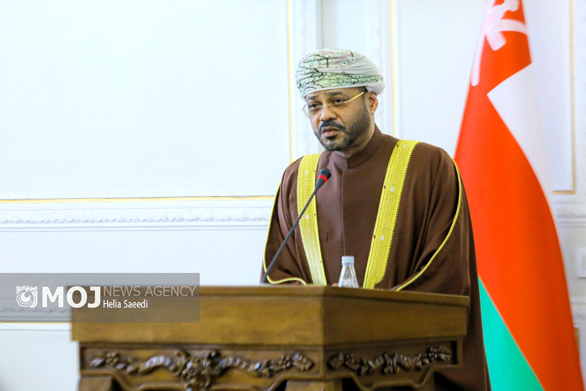 دیدار وزیر امور خارجه عمان با علی باقری