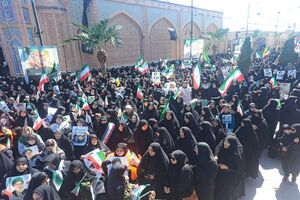 پیاده‌راه عالی‌قاپو میزبان همایش بانوان در چهلم شهادت رهبر شهید امام خامنه‌ای+تصاویر