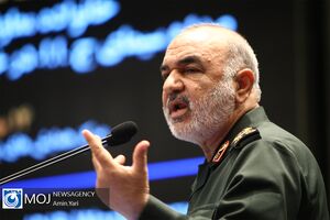 باید در دنیای ذهن دشمنان خود رسوخ کنیم/ سپاه نباید به غیر خود تبدیل شود