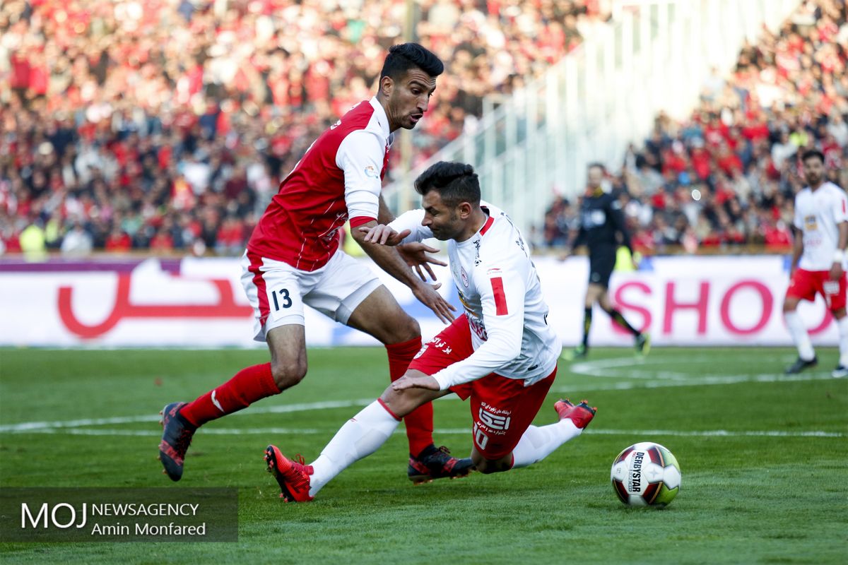 دیدار تیم های فوتبال پرسپولیس تهران و تراکتورسازی تبریز