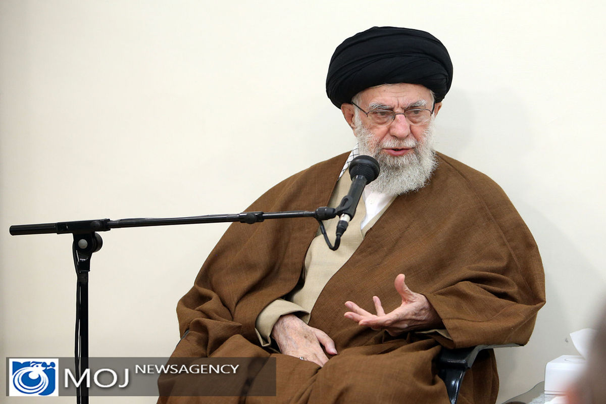 دیدار فرماندهان نیروی دریایی ارتش با رهبر انقلاب