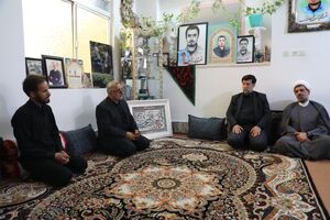 دیدار استاندار قم با خانواده شهید مدافع امنیت «مهدی زاهدلوئی»