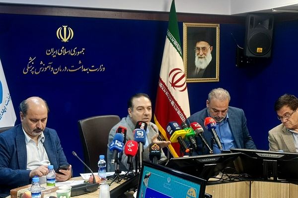 افزایش کرونا پس بازگشت زائران اربعین صحت ندارد/ باید دیدمان به کرونا تغییر کند