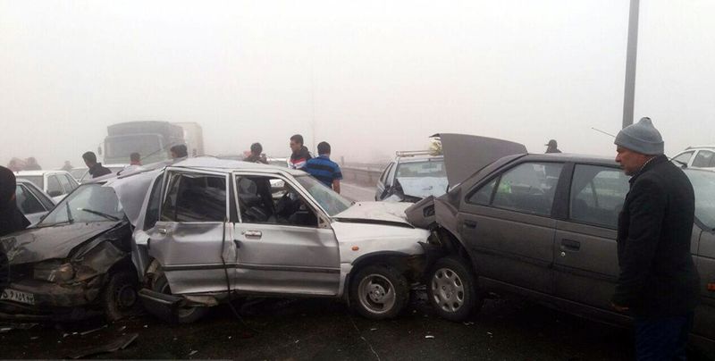 مصدومیت 11 نفر در تصادف زنجیرهای در محور شهرکرد