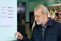 علی لاریجانی رای خود را به صندوق انتخابات انداخت