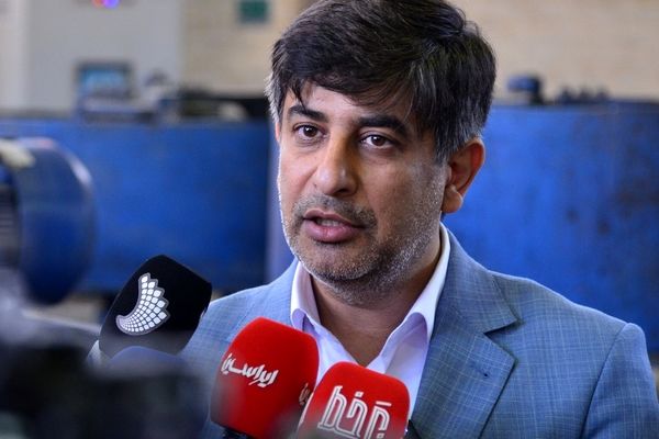 برنامه‌ای برای تعدیل نیروی انسانی فولاد مبارکه نداریم / چند برنامه برای مدیریت شرایط در نظر گرفته‌ایم