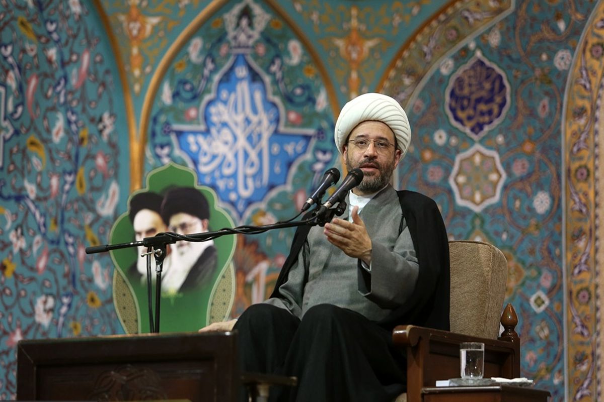 سخنران محفل معارفی حرم مطهر